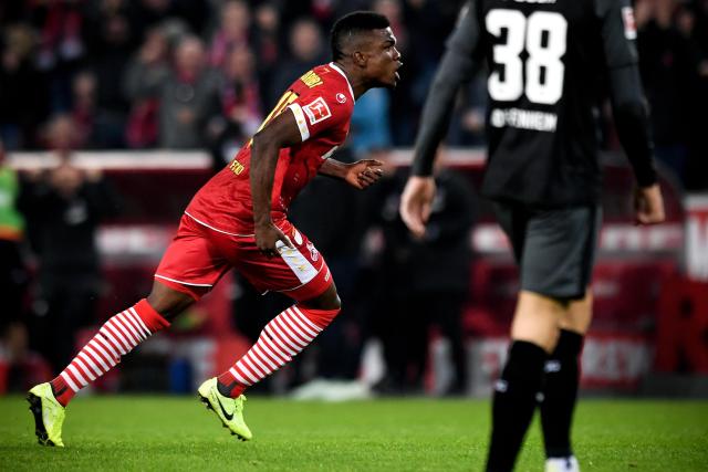 CBA新赛季动向，上海队长王哲林需补测以争取出场资格